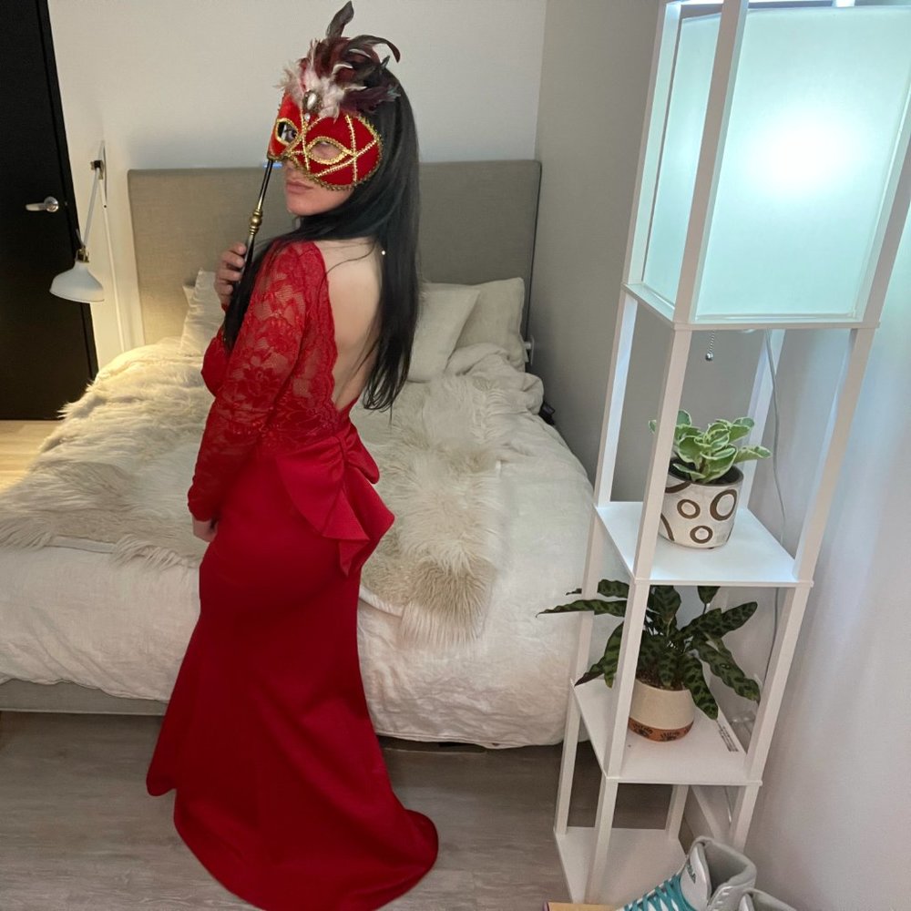 Red Bow Plunge Back Evening Gown With Lace Body